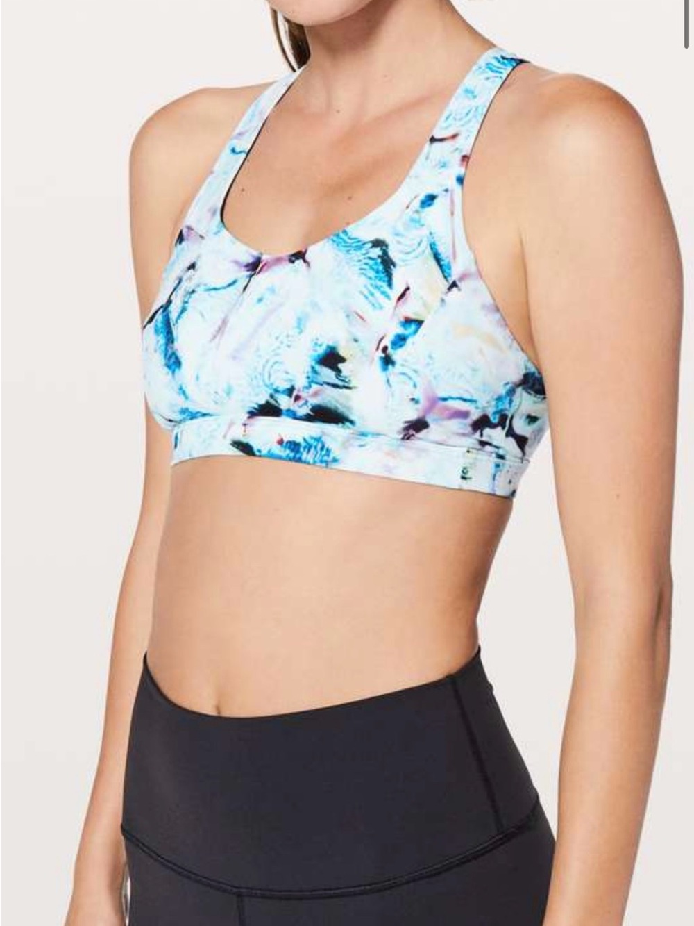 EUC lululemon Free to be Serene Bra